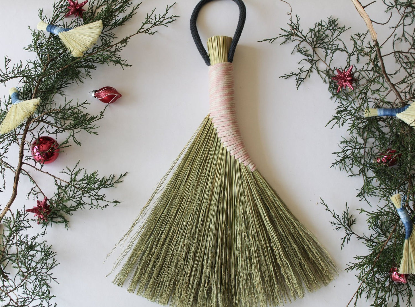 Handbroom-with-two-tone-pink-white-thread-handle