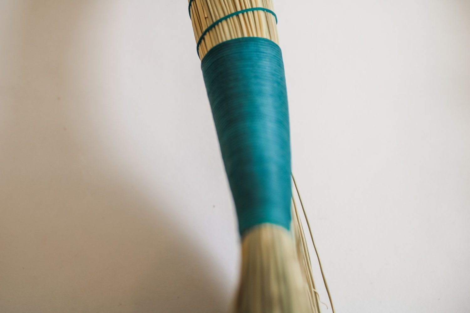 handbroom-with-green-threaded-handle