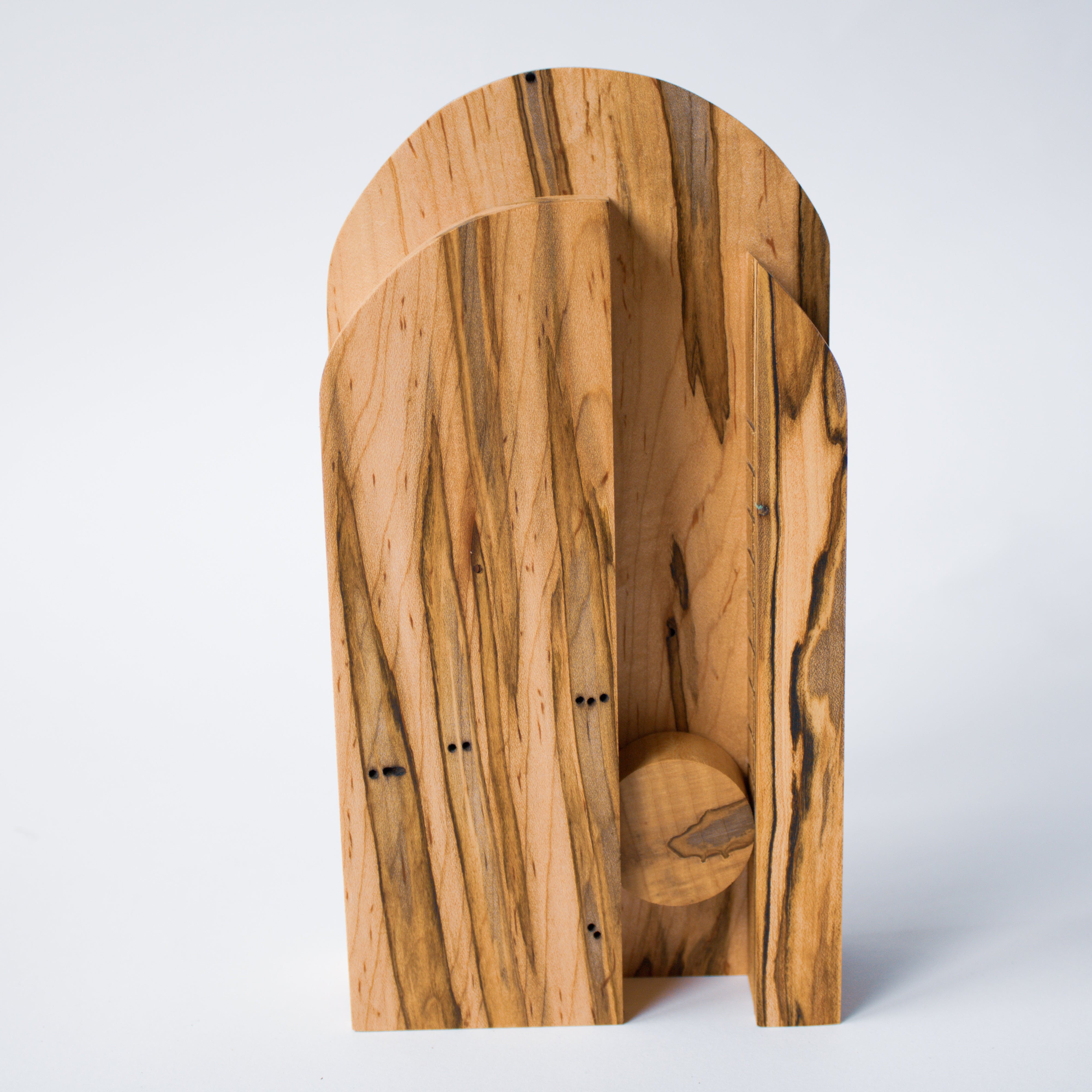 Ambrosia-Maple-Dutch-broom-hanger