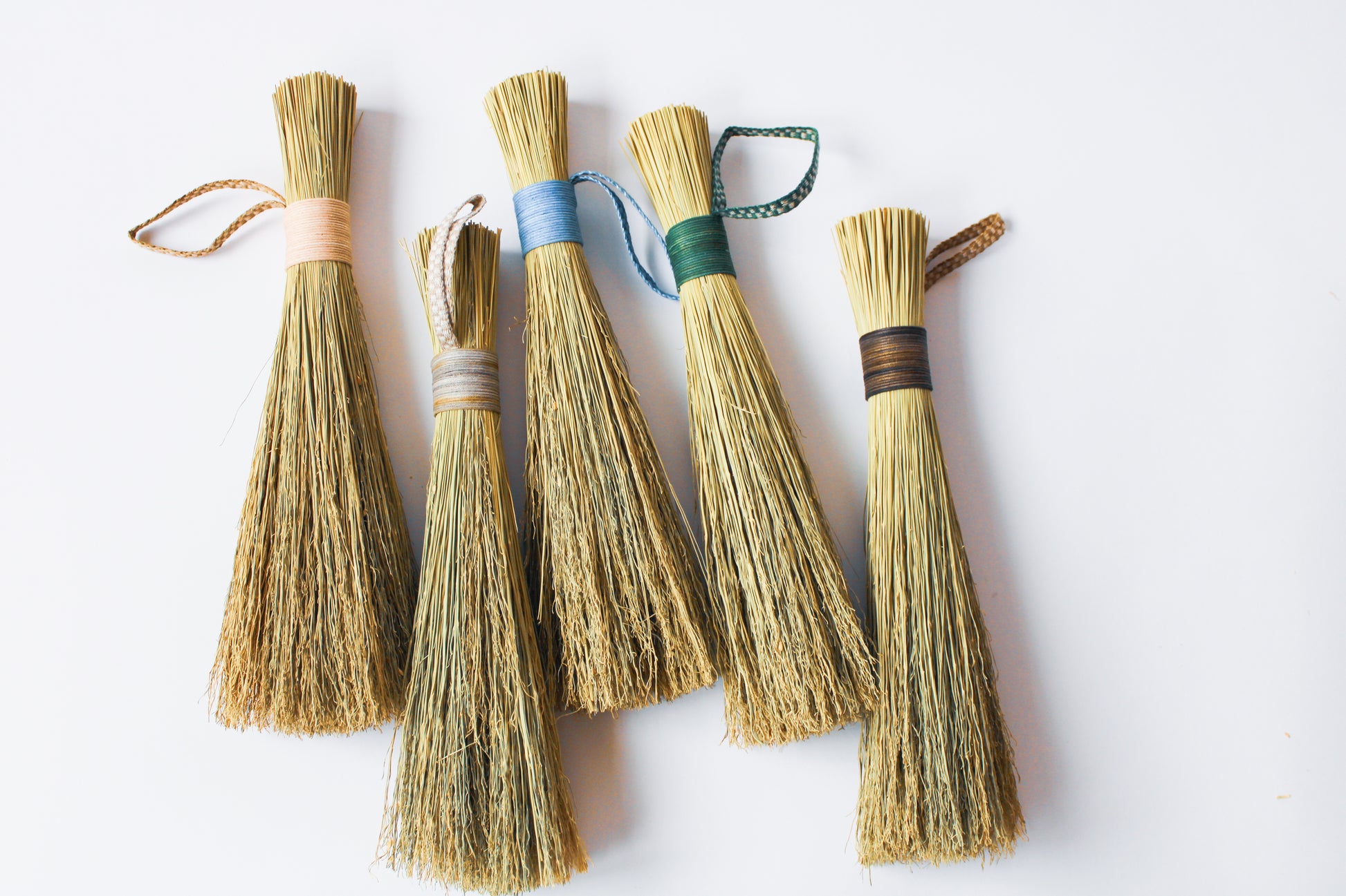 Many-Small-Brushes-Pink-Two-Tone-Light-Blue-Green-Brown