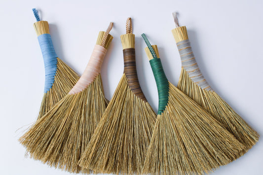 Many-Tampico-Brushes-With-Light-Blue-Pink-Brown-Green-Two-Tone-threaded-handles