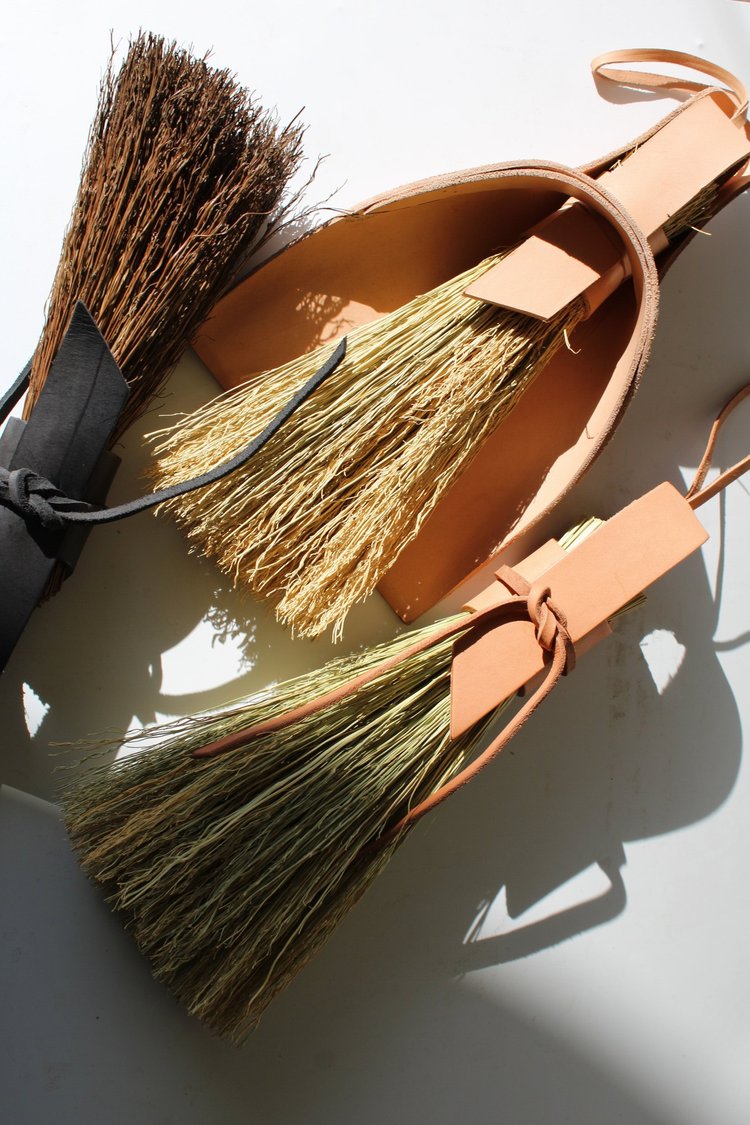 many-nesting-brooms-Black-and-natural 