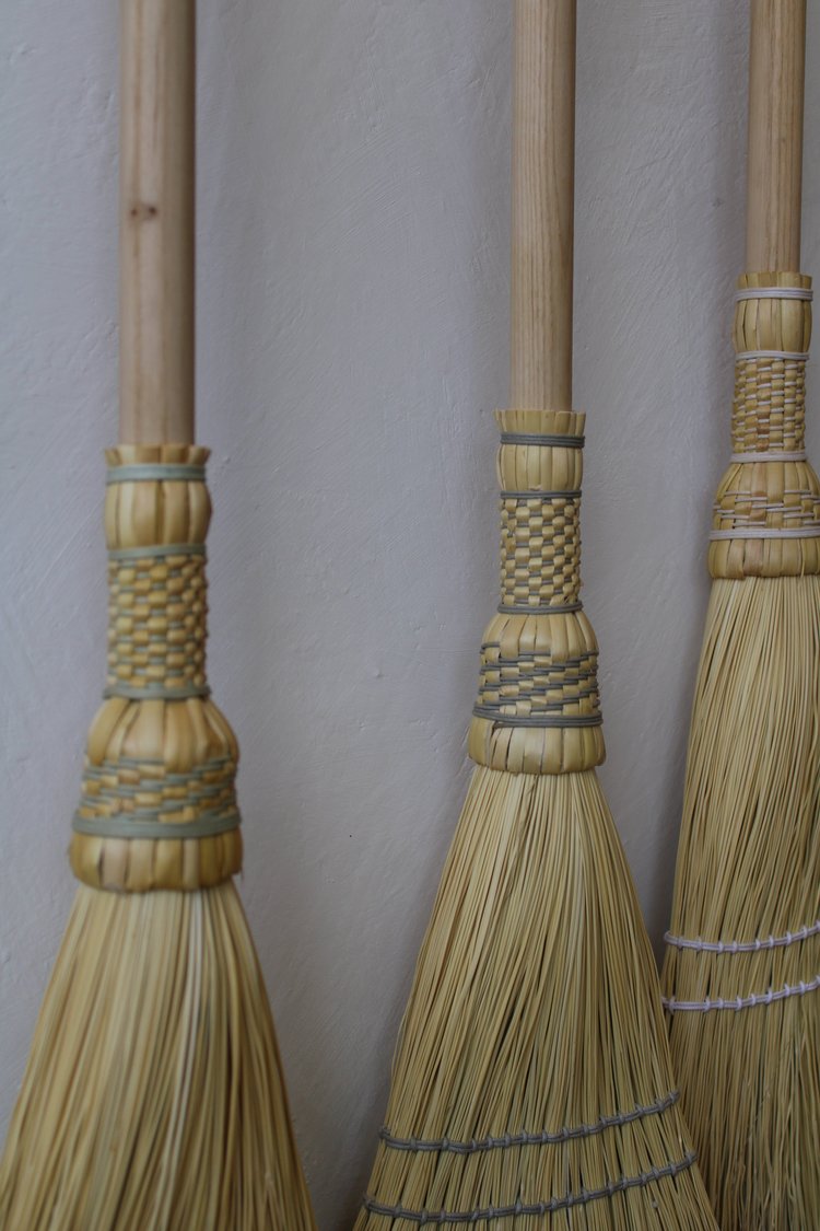 Many-Farmhouse-Brooms