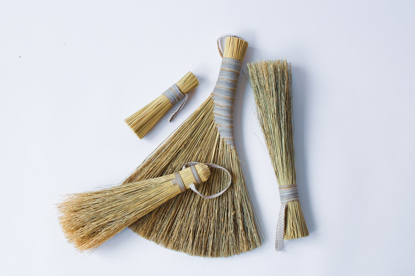 Scrub-Handbroom-and-Brushes-with-two-tone-threaded-handles