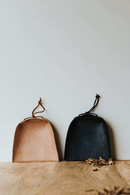 Leather dustpan