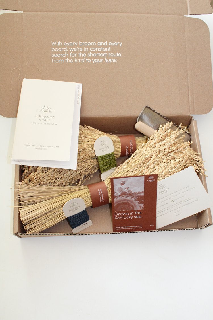 Box-of-broomcorn-and-thread