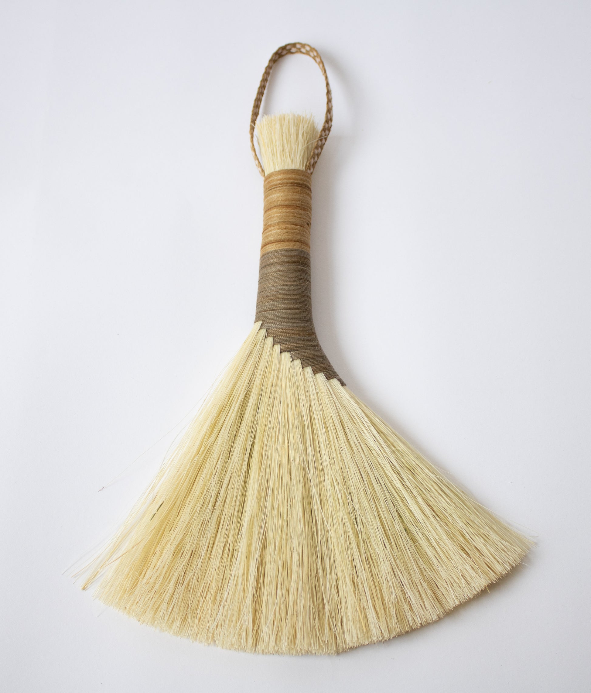 Tampico-handbroom-with-brown-handle