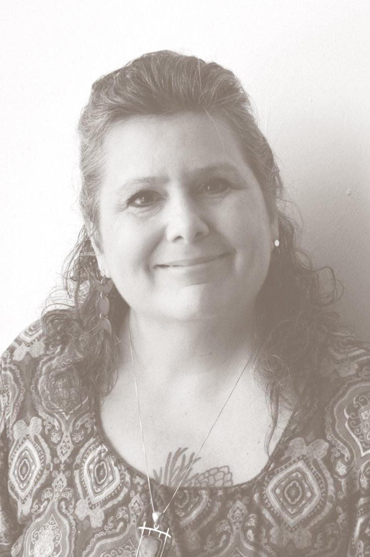 Photo-of-Heidi-Earl-Sunhouse-Craft-Studio-Assistant