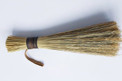 Small-Brush-Brown-Thread 