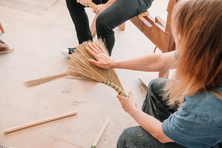 People-making-handbrooms