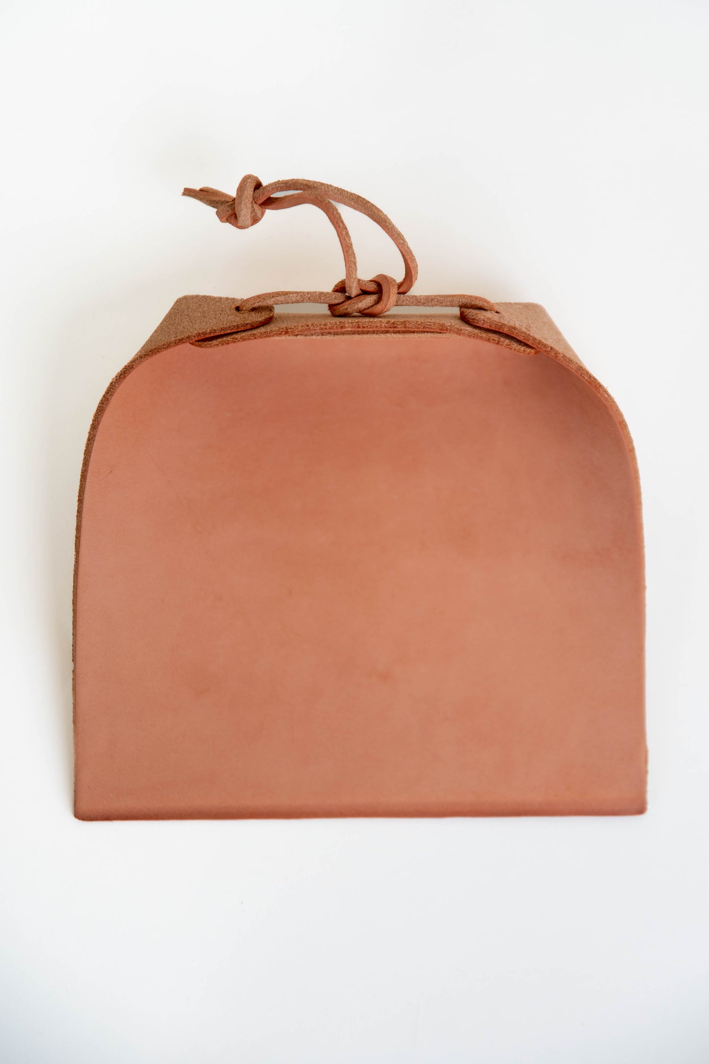 Leather dustpan