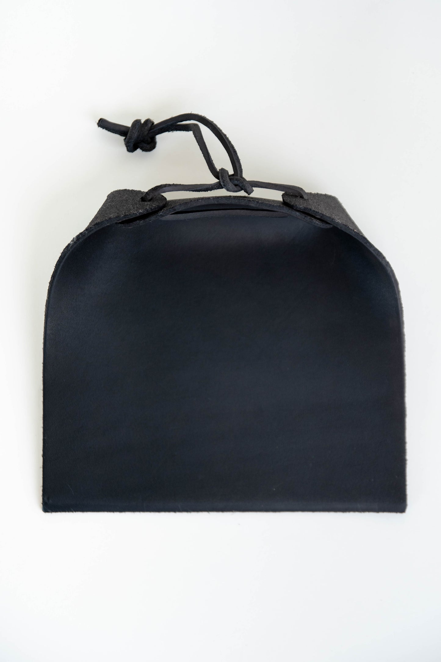 Leather dustpan