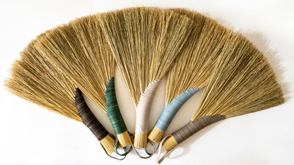 Turkey wing hand broom