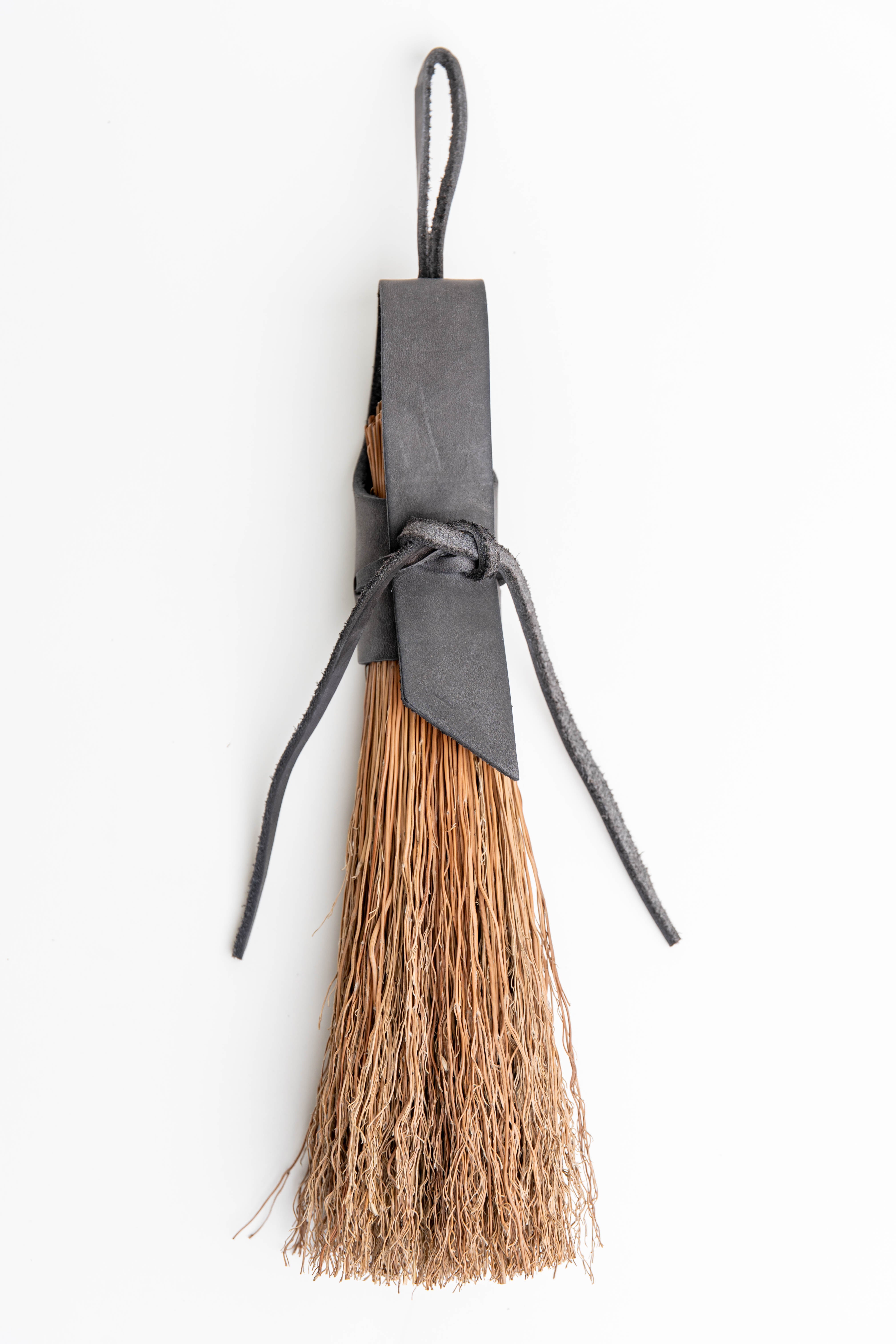 Sunhouse Craft Broom & Dustpan
